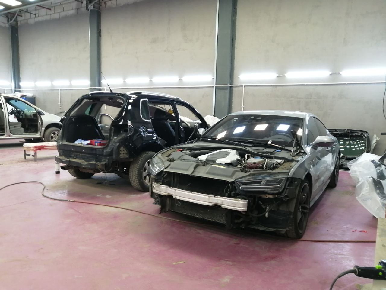 Подготовка автомобиля Audi к покраске